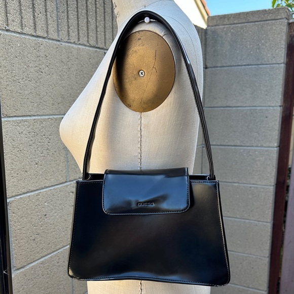 GUESS | Vintage Black Patent Vegan 90’s  Y2K Black Shoulder Bag Whimsigoth - Picture 1 of 11